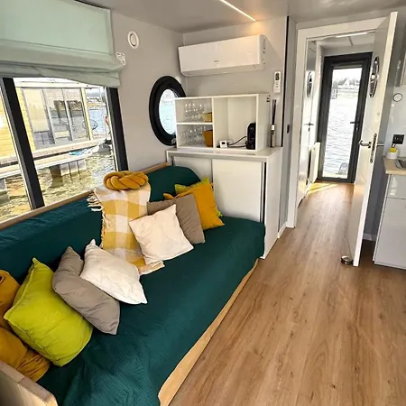 Houseboat Water Boy Plywajacy Dom Na Wodzie Lodz * ヴロツワフ