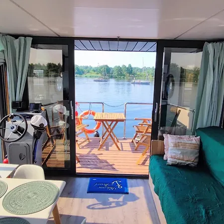 Houseboat Water Boy Plywajacy Dom Na Wodzie Lodz