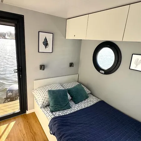 Houseboat Water Boy Plywajacy Dom Na Wodzie Lodz *