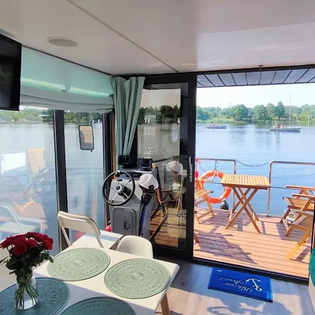 아파트 Houseboat Water Boy Plywajacy Dom Na Wodzie Lodz